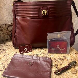 Etienne Aigner Leather
Everything you need in a handbag
